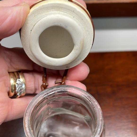 Vintage spice bottle set of five with ceramic lids
In good vintage condition - Picture 7 of 8